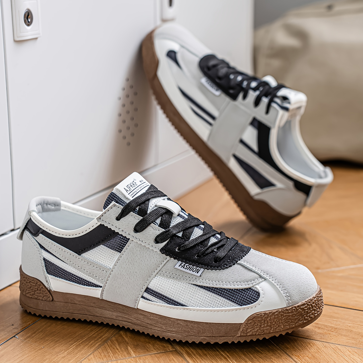 Hensen Retro Sneakers